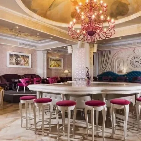 Rich House *